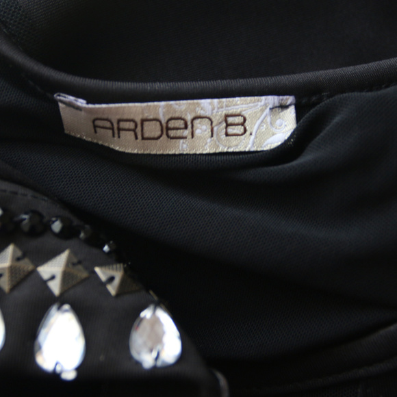 Arden B. Diamond Beaded Top Size Medium - Picture 3 of 5